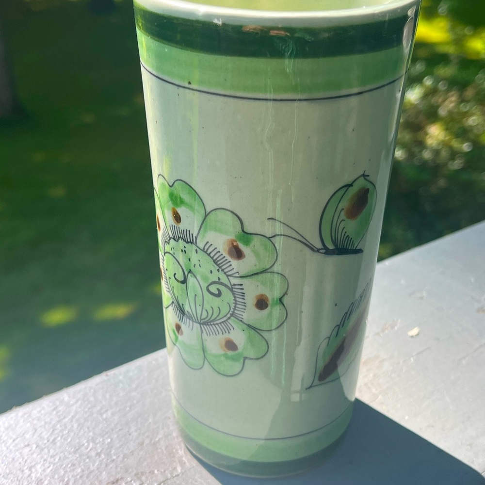Tonala pottery - signed. Handmade and painted. Long cup or vase.